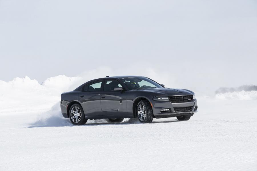  Dodge Charger SXT AWD 2015 года  (фото 3 из 7)
